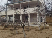Satılır 7 otaqlı 21 m2 bağ evi Novxanı