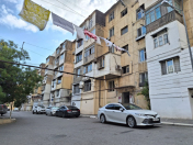 Satılır 3 otaqlı 70 m2 köhnə tikili Elmlər Akademiyası m.