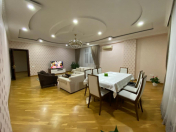 Satılır 3 otaqlı 160 m2 yeni tikili Memar Əcəmi m.