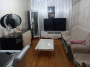 Satılır 3 otaqlı 75 m2 köhnə tikili Y.Günəşli