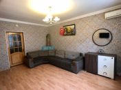 İcarəyə verilir 3 otaqlı 80 m2 köhnə tikili Bakıxanov