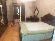 İcarəyə verilir 3 otaqlı 100 m2 köhnə tikili 28 May m.