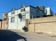 Satılır 3 otaqlı 2.1 m2 həyət evi Köhnə Günəşli