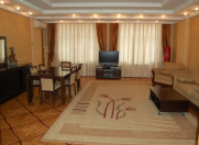 İcarəyə verilir 3 otaqlı 132 m2 yeni tikili 28 May m.