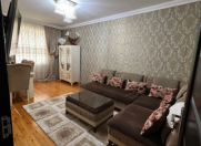 Satılır 2 otaqlı 60 m2 köhnə tikili Xalqlar Dostluğu m.