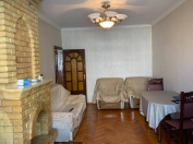 Satılır 4 otaqlı 100 m2 köhnə tikili İnşaatçılar m.