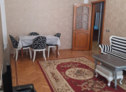 İcarəyə verilir 3 otaqlı 90 m2 köhnə tikili 28 May m.