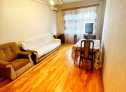 İcarəyə verilir 2 otaqlı 65 m2 köhnə tikili Memar Əcəmi m.