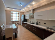 Satılır 4 otaqlı 238 m2 yeni tikili Nizami m.