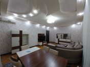 İcarəyə verilir 3 otaqlı 135 m2 yeni tikili Nəsimi r.