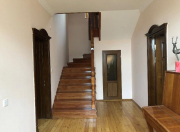 Satılır 7 otaqlı 180 m2 həyət evi Novxanı