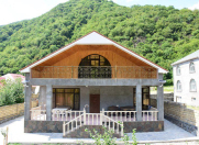 İcarəyə verilir 4 otaqlı 80 m2 həyət evi Qax