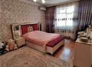 Satılır 8 otaqlı 200 m2 həyət evi Şah İsmayıl Xətai m.