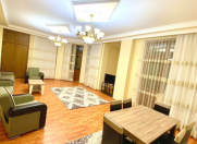 İcarəyə verilir 4 otaqlı 190 m2 yeni tikili 28 May m.