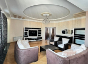 İcarəyə verilir 4 otaqlı 200 m2 yeni tikili 28 May m.