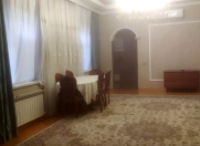 İcarəyə verilir 4 otaqlı 240 m2 həyət evi Yasamal r.