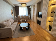 Satılır 3 otaqlı 130 m2 yeni tikili İnşaatçılar m.