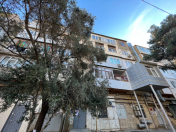 Satılır 3 otaqlı 75 m2 köhnə tikili Elmlər Akademiyası m.