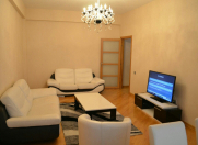 İcarəyə verilir 3 otaqlı 125 m2 yeni tikili Nizami m.