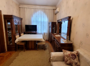 Satılır 2 otaqlı 52 m2 köhnə tikili Elmlər Akademiyası m.