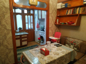 Satılır 2 otaqlı 65 m2 köhnə tikili Xalqlar Dostluğu m.