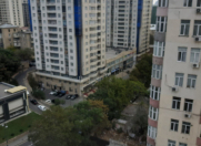 Satılır 13 otaqlı 800 m2 yeni tikili 28 May m.