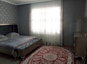 Satılır 7 otaqlı 230 m2 həyət evi Oğuz