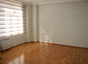 İcarəyə verilir 3 otaqlı 140 m2 ofis Nizami m.