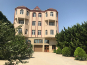 Satılır 15 otaqlı 440 m2 villa Badamdar
