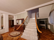 İcarəyə verilir 5 otaqlı 320 m2 yeni tikili Nəriman Nərimanov m.