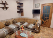 İcarəyə verilir 3 otaqlı 100 m2 yeni tikili 8 Noyabr m.