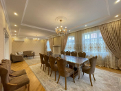 Satılır 5 otaqlı 300 m2 həyət evi İnşaatçılar m.