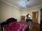 Satılır 3 otaqlı 70 m2 köhnə tikili Rəssamlıq Akademiyası