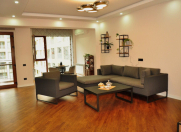 İcarəyə verilir 3 otaqlı 120 m2 yeni tikili 28 May m.