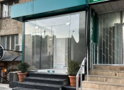 İcarəyə verilir 1 otaqlı 65 m2 obyekt 8 Noyabr m.