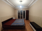 Satılır 3 otaqlı 120 m2 köhnə tikili 9 mkr
