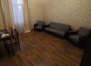 İcarəyə verilir 2 otaqlı 60 m2 köhnə tikili 28 May m.