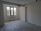 Satılır 3 otaqlı 62 m2 yeni tikili 28 May m.