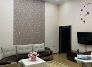 İcarəyə verilir 2 otaqlı 70 m2 köhnə tikili İçəri Şəhər m.