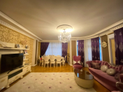 Satılır 4 otaqlı 130 m2 yeni tikili İnşaatçılar m.