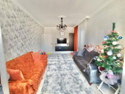 Satılır 2 otaqlı 60 m2 köhnə tikili Xalqlar Dostluğu m.