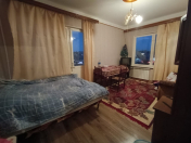 Satılır 2 otaqlı 60 m2 köhnə tikili Xalqlar Dostluğu m.