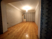 Satılır 3 otaqlı 80 m2 köhnə tikili Əhmədli m.