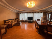 Satılır 4 otaqlı 200 m2 yeni tikili 8 mkr