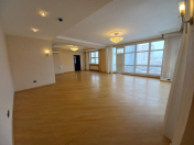 Satılır 4 otaqlı 216 m2 yeni tikili 28 May m.