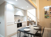 Satılır 6 otaqlı 220 m2 obyekt Sahil m.