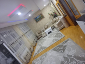 Satılır 4 otaqlı 180 m2 köhnə tikili Əhmədli m.