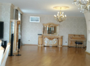 Satılır 4 otaqlı 170 m2 yeni tikili 28 May m.