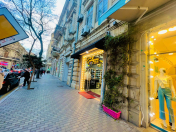 Satılır 2 otaqlı 200 m2 obyekt Sahil m.