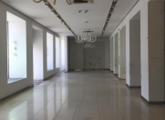 Satılır 5 otaqlı 686 m2 obyekt Sahil m.